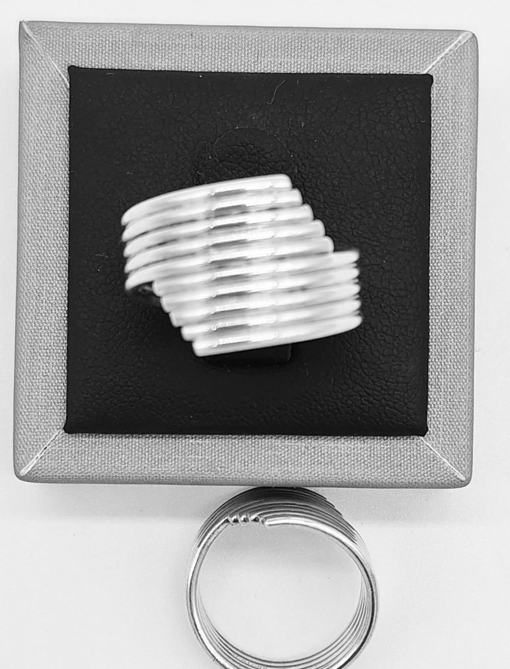 Sello de ley en el interior del anillo plata ley 925