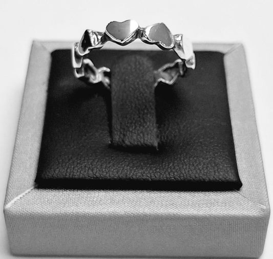 Sello de ley en el interior del anillo de corazones en plata 925