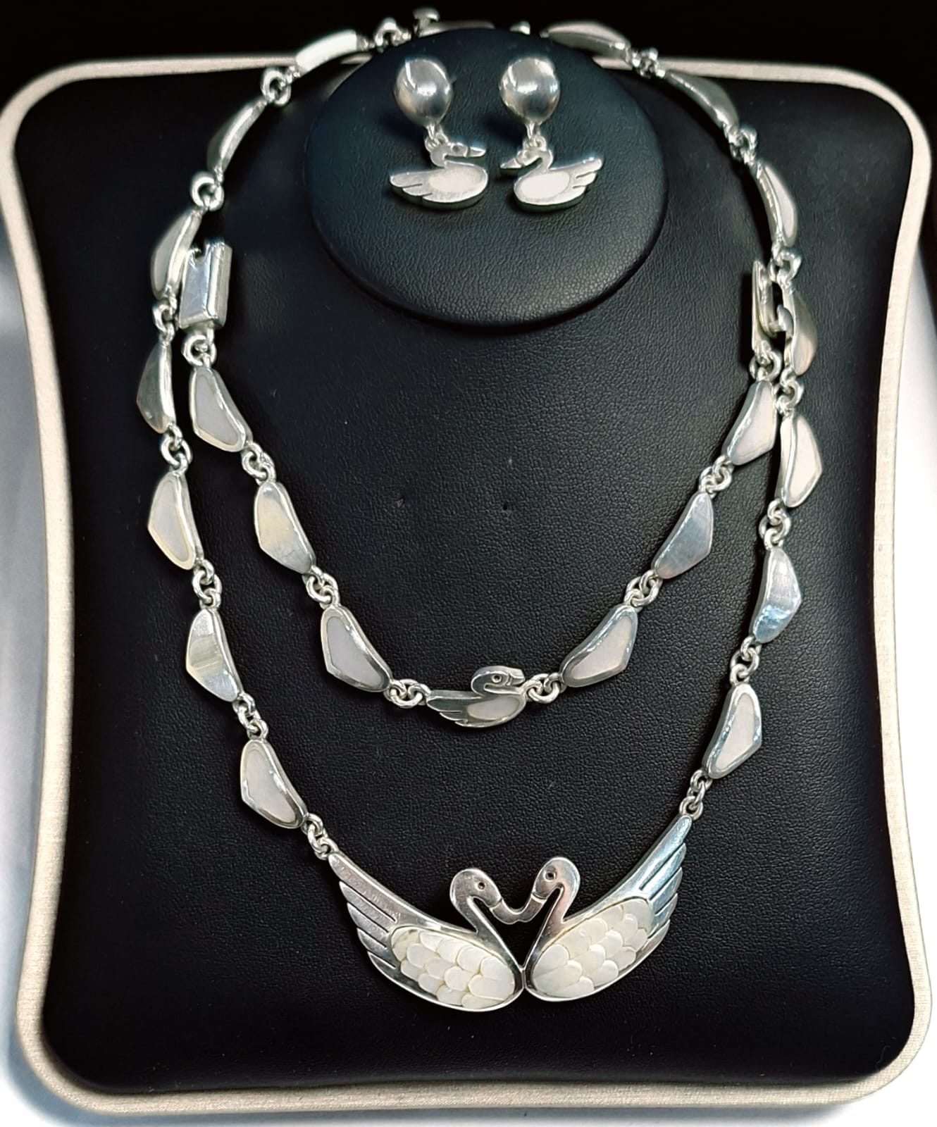 Set de Collar con Incrustaciones de Cabujón de Nácar en Plata Ley 925, sello de autenticidad Plata Ley .925