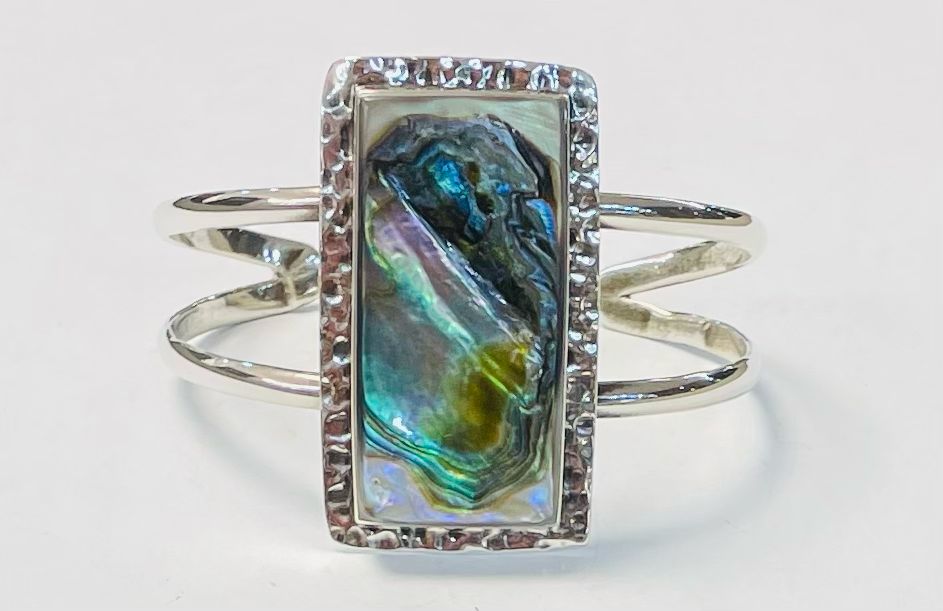 Brazalete en Plata Ley 925 con Concha de Abulon, sello de autenticidad Plata Ley .925