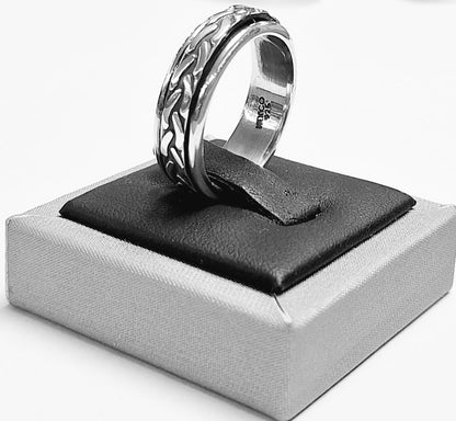 Sello de ley en el interior del anillo anti ansiedad en plata ley 925
