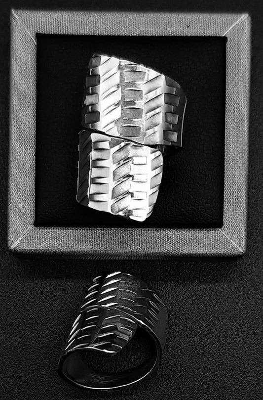 Sello de ley en el interior del anillo diamantada plata ley 925