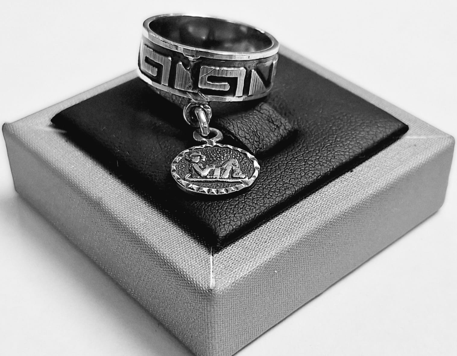 Anillo Grecas con Colgante Chacmool en Plata Ley 925, sello de autenticidad Plata Ley .925