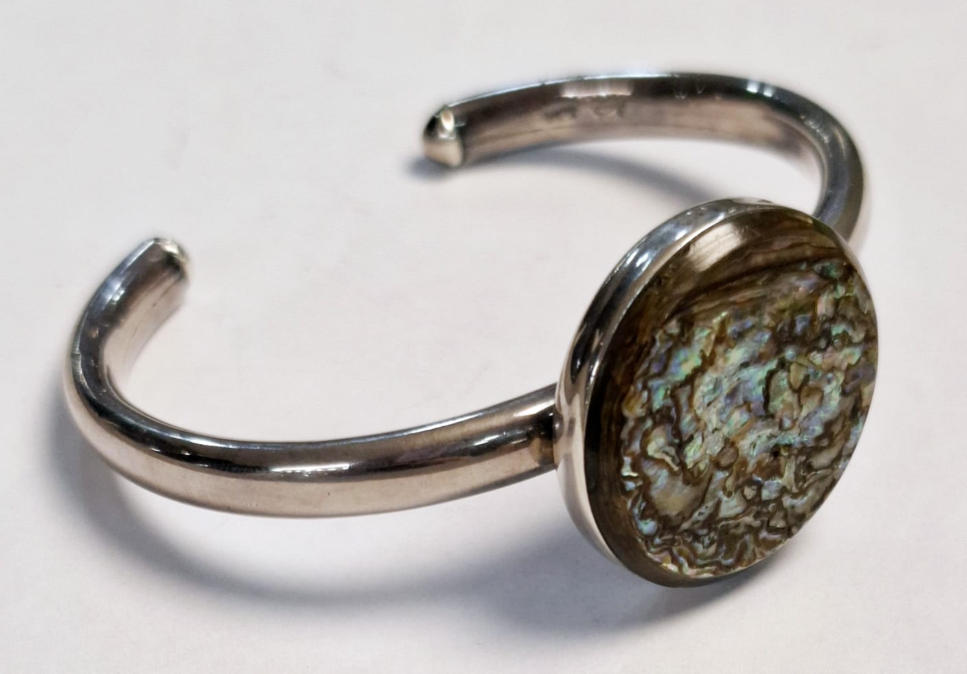 Brazalete con Concha Abulon en Plata Ley 925, vista frontal