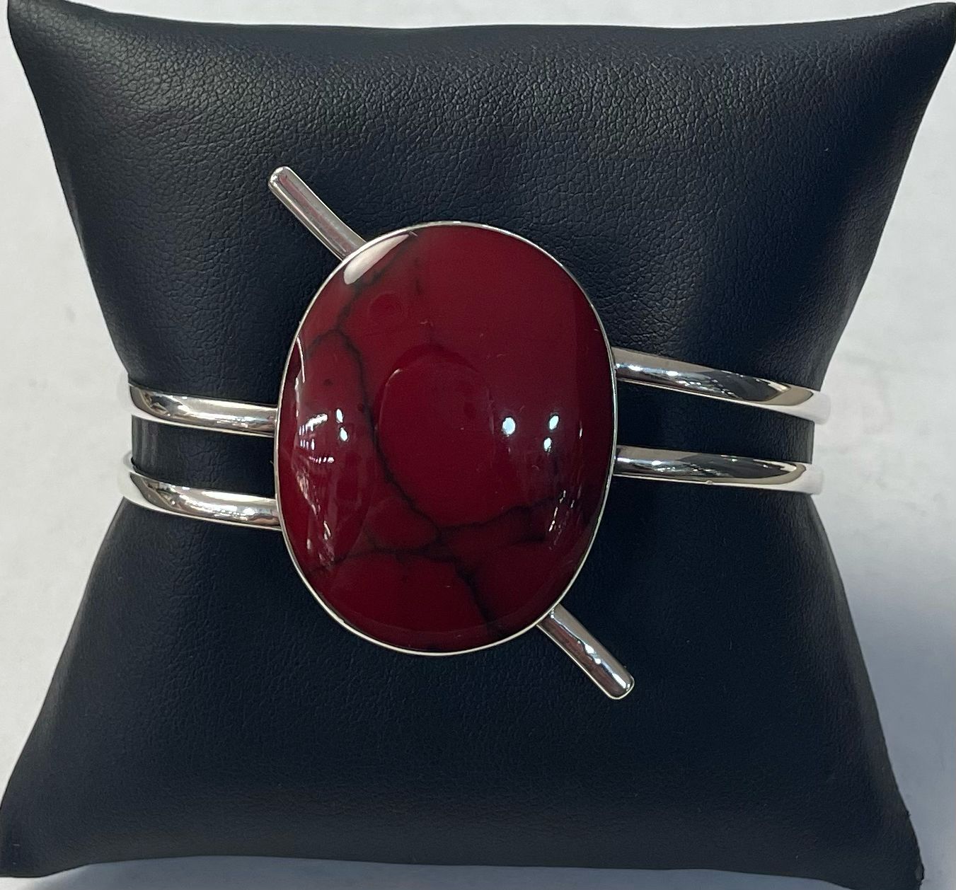 Brazalete con Coral en Plata Ley 925, sello de autenticidad Plata Ley .925