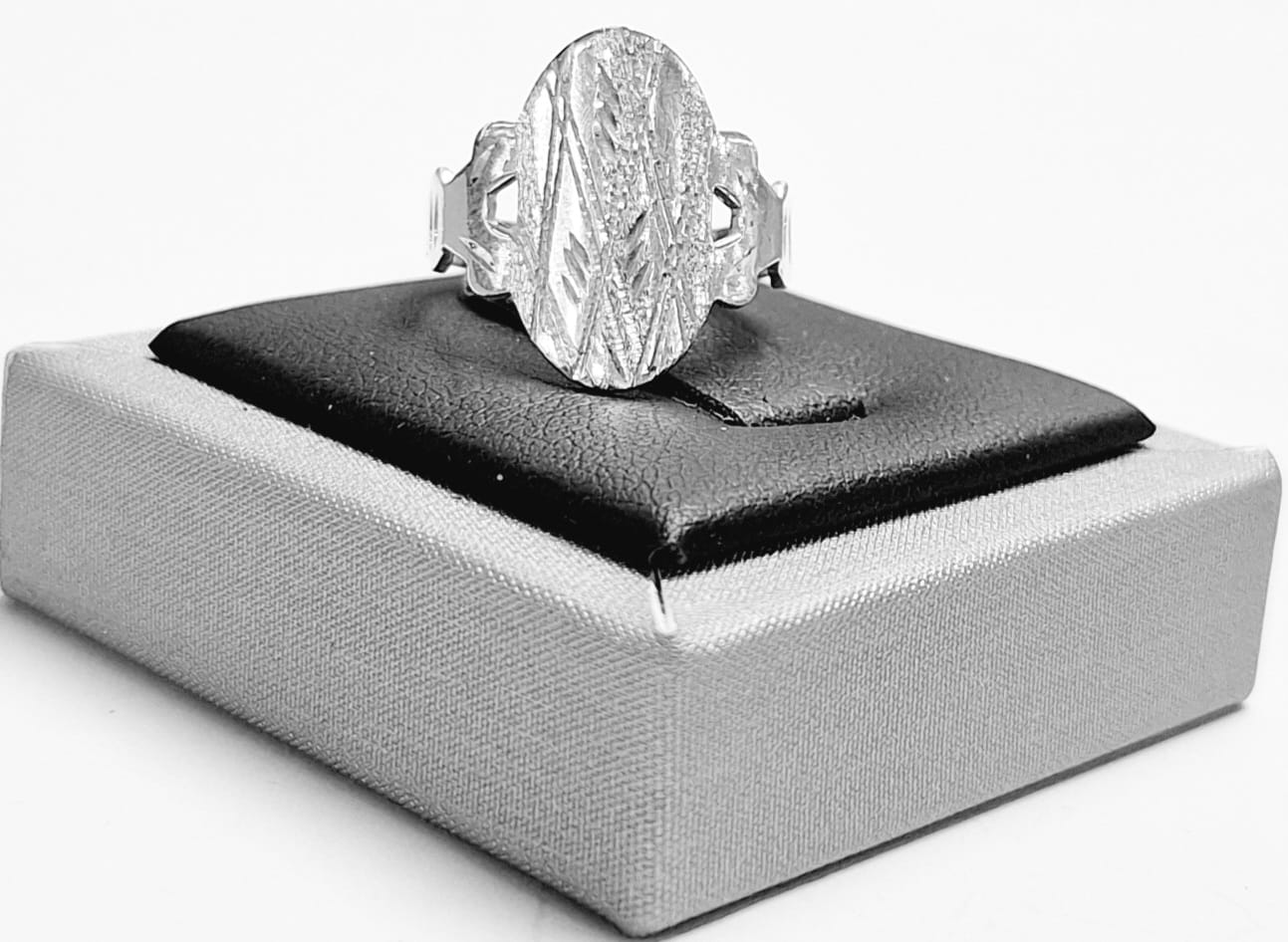 Anillo Diamantada en Plata Ley 925, sello de autenticidad Plata Ley .925