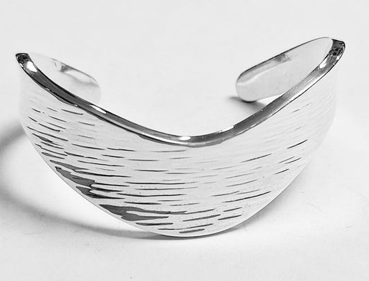 Sello de ley en el interior del brazalete en plata ley 950