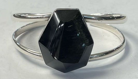 Sello de ley en el interior del brazalete con obxidiana en plata ley 950