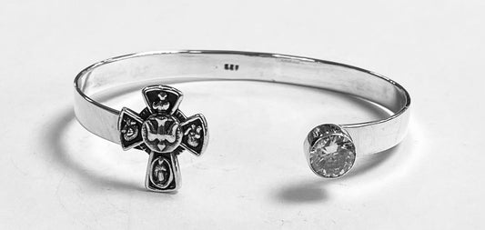 Sello de ley en el interior del brazalete en plata ley 925