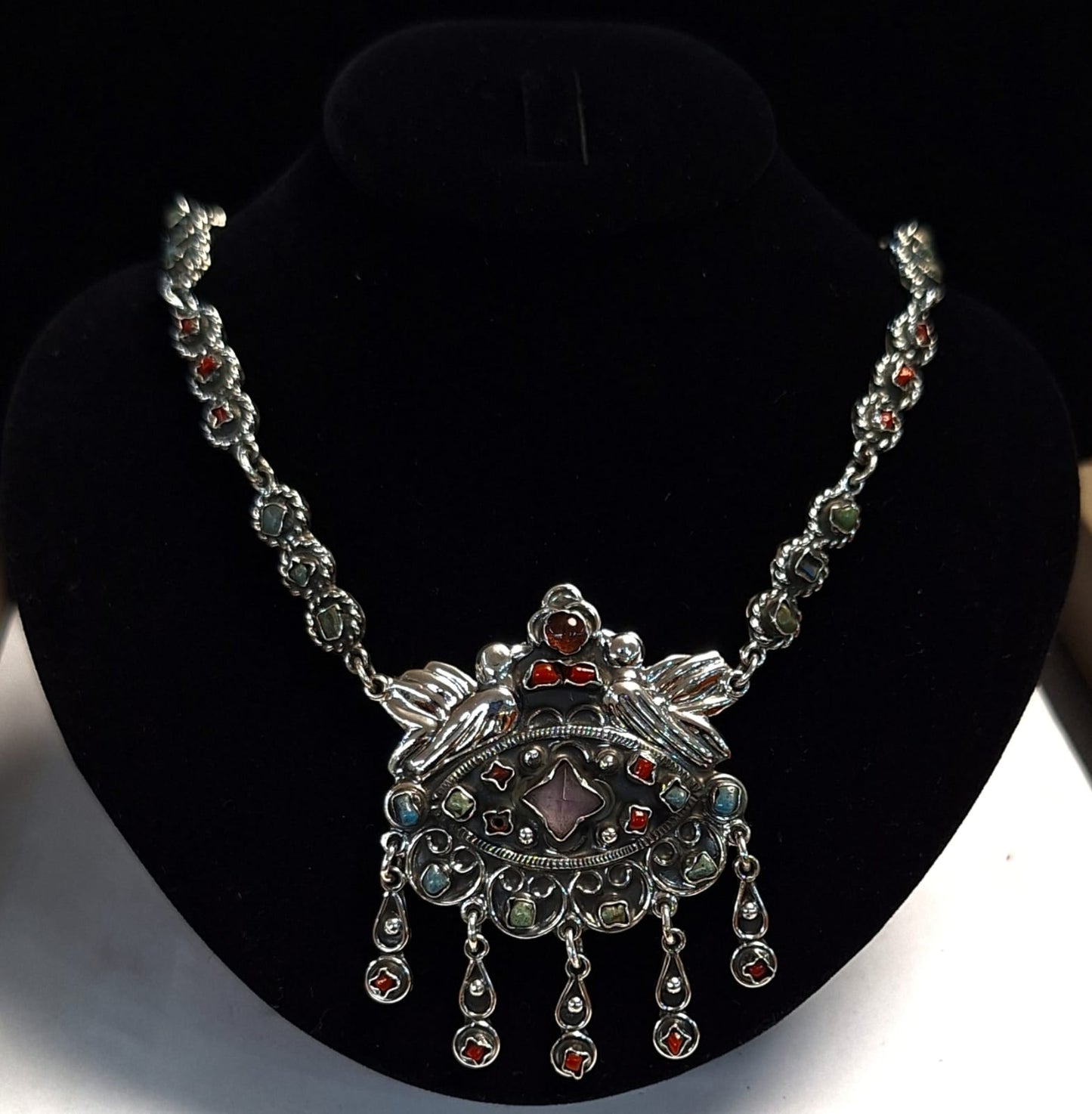 Collar Vintage con Incrustaciones de Piedra en Plata Ley 925, sello de autenticidad Plata Ley .925