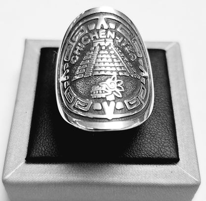 Anillo Piramide Chichen - Itza en Plata Ley 925, vista frontal