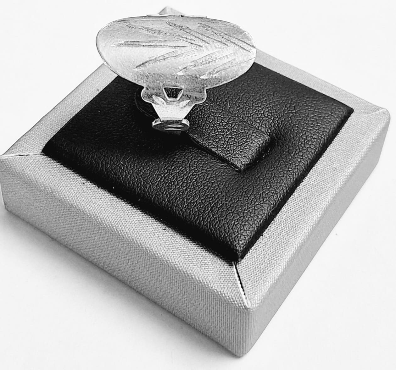 Anillo Diamantada Plata Ley 925, sello de autenticidad Plata Ley .925