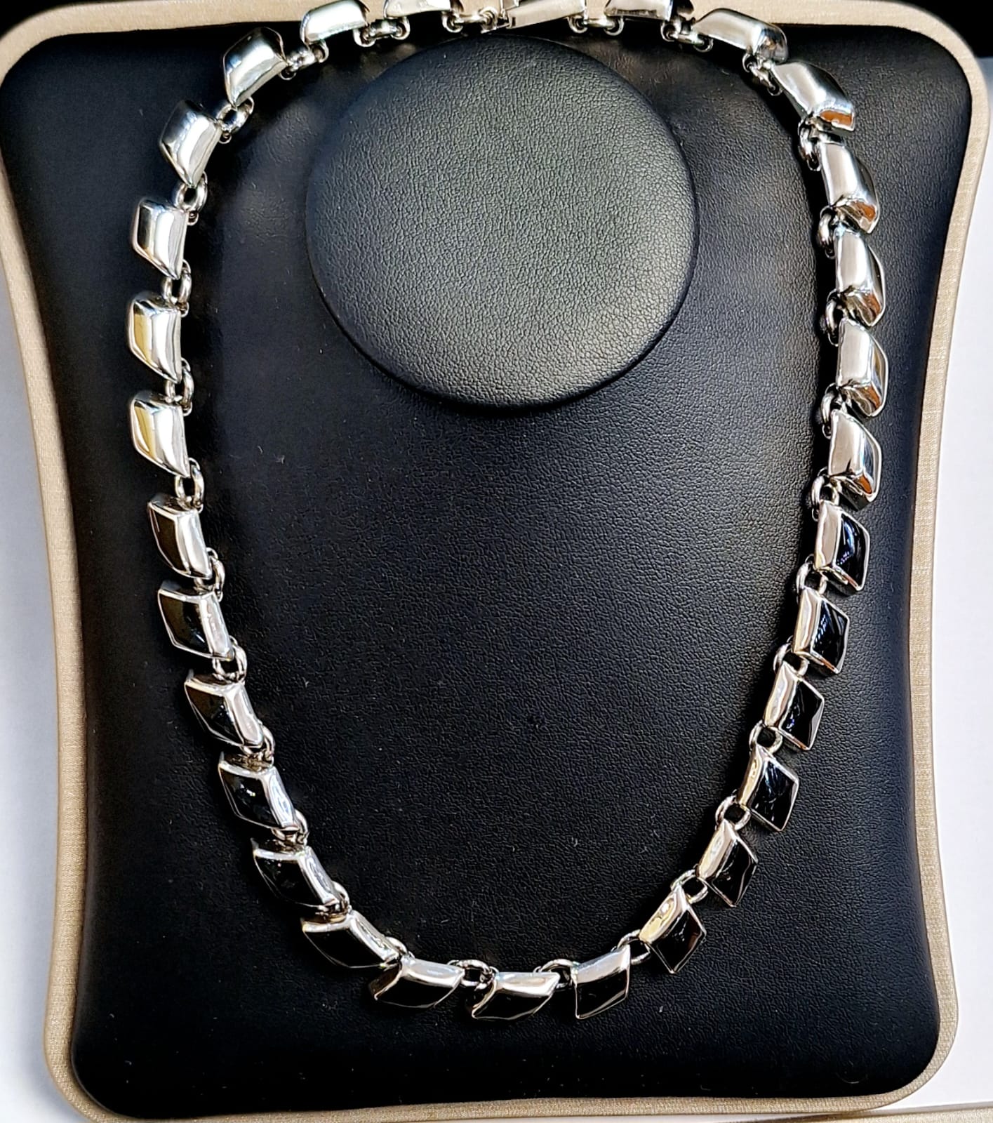 Collar con Incrustaciones de Obsidiana en Plata Ley 925, sello de autenticidad Plata Ley .925