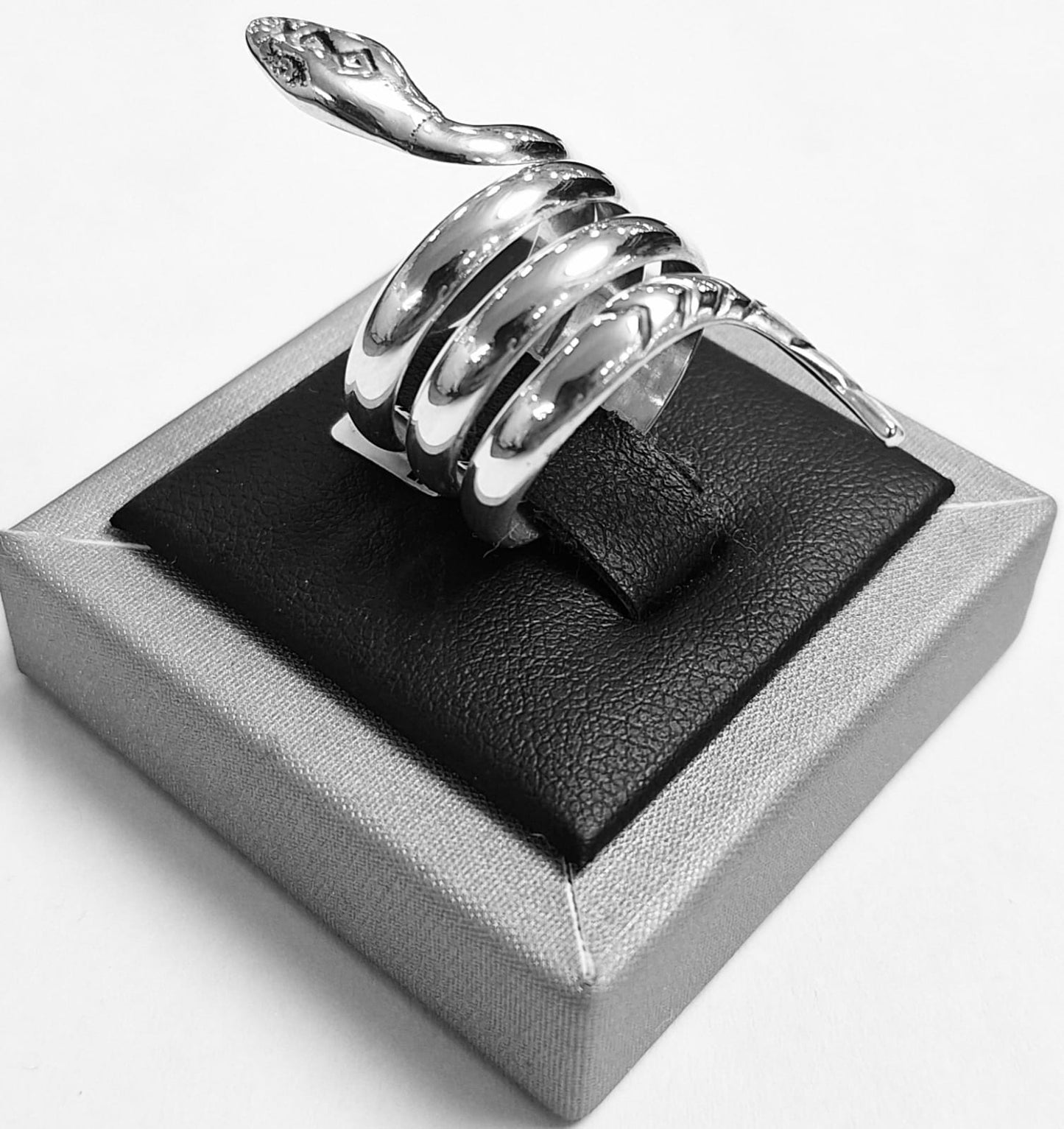 Anillo Serpiente en Plata Ley 925, sello de autenticidad Plata Ley .925
