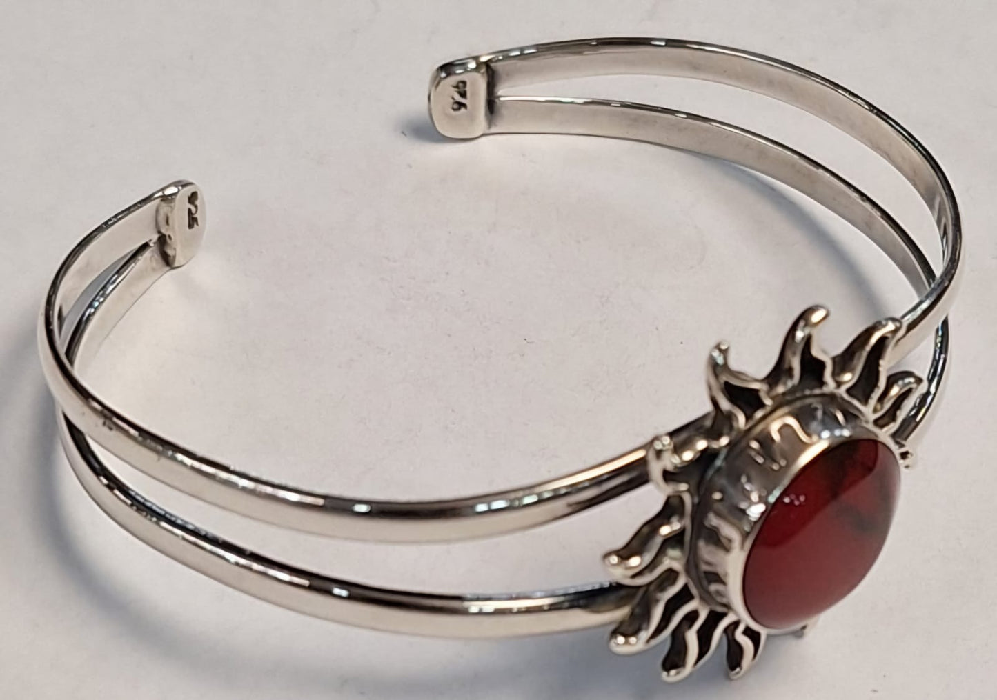 Brazalete con Coral en Plata Ley 925, vista frontal