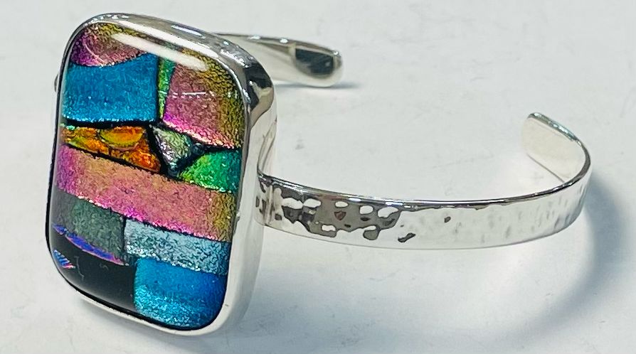 Brazalete con Dicroico en Plata Ley 925, vista frontal