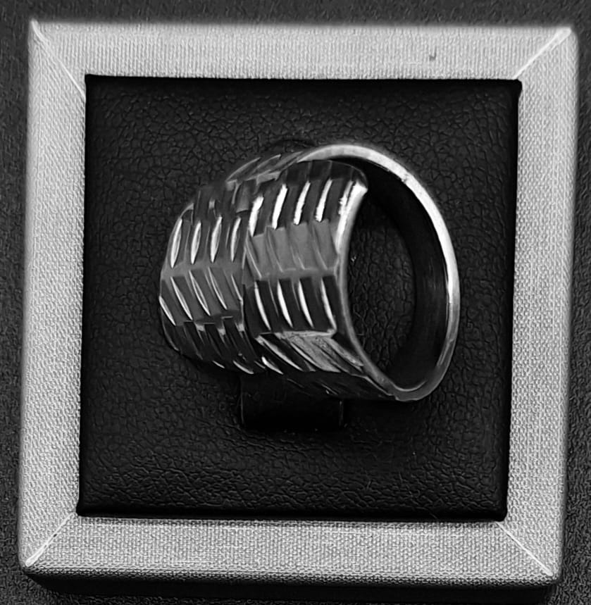 Anillo Diamantada Plata Ley 925, vista frontal