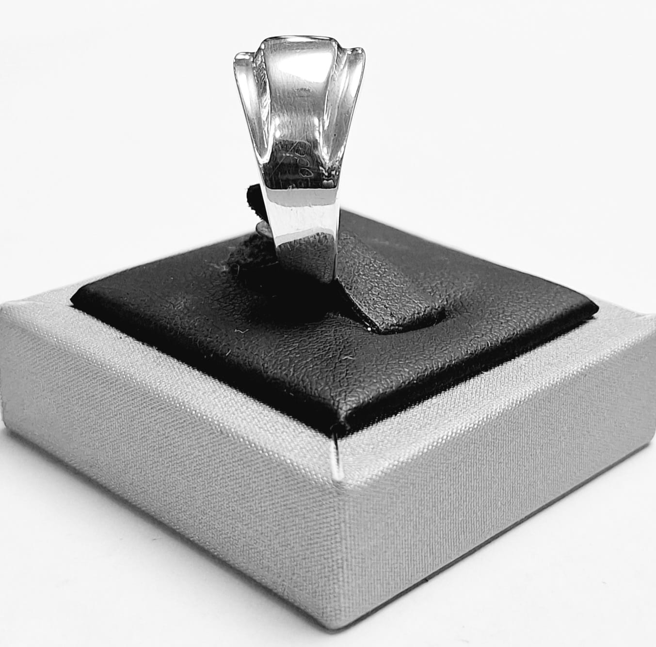 Anillo en Plata Ley 925, vista frontal