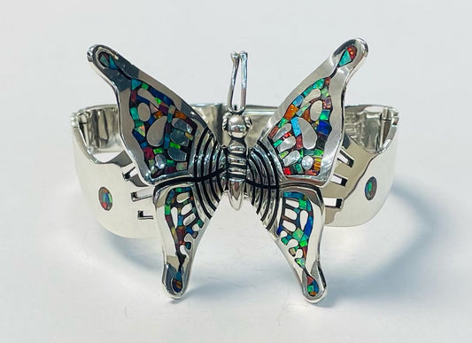 Sello de ley en el interior del brazalete con opalo en plata ley 925