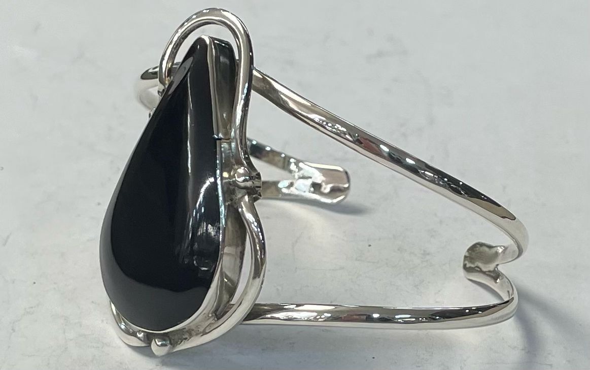 Brazalete con Obsidiana en Plata Ley 925, vista frontal