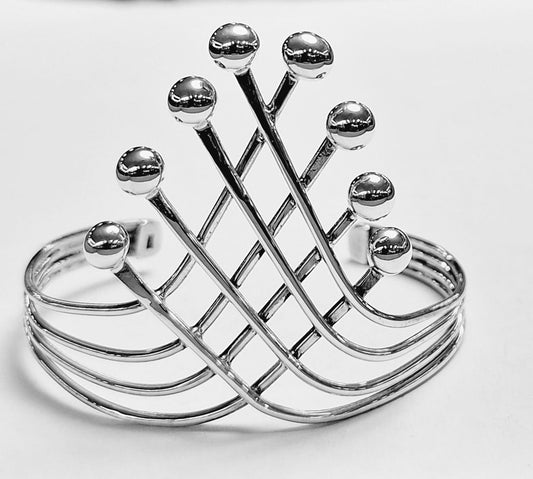 Sello de ley en el interior del brazalete en plata ley 925