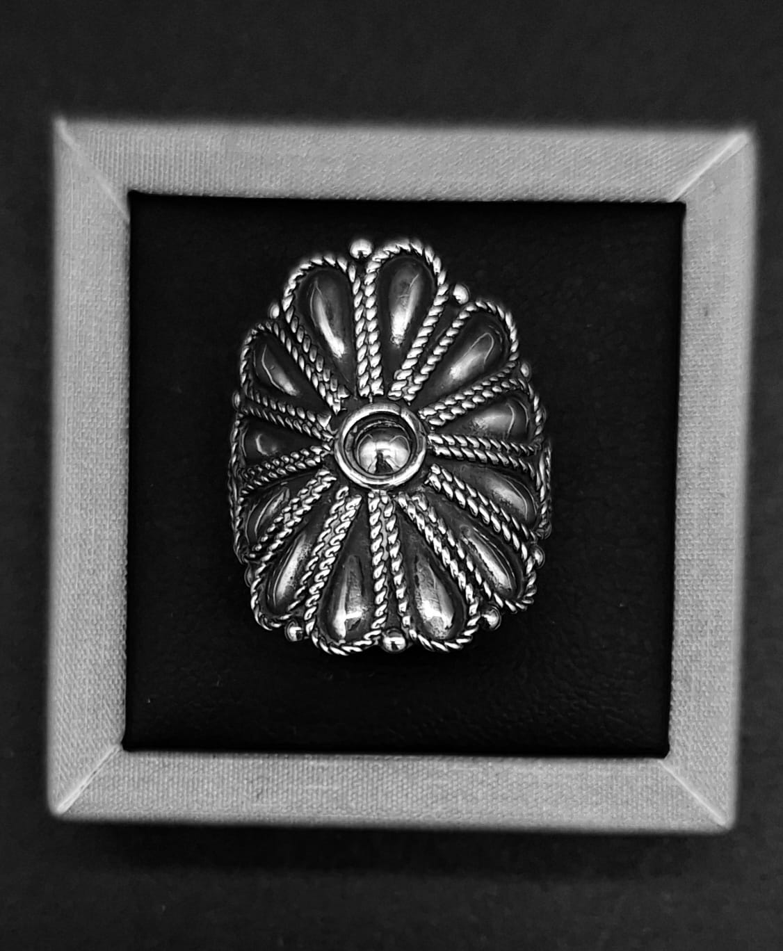 Sello de ley en el interior del anillo plata ley 925 , vintage