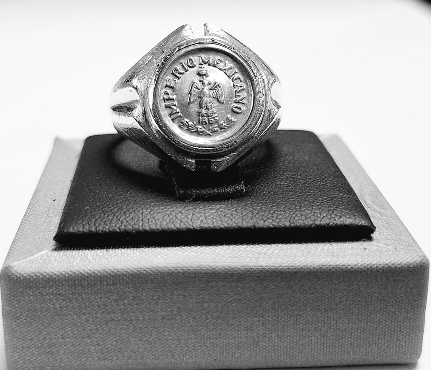 Anillo Moneda en Plata Ley 925, vista frontal
