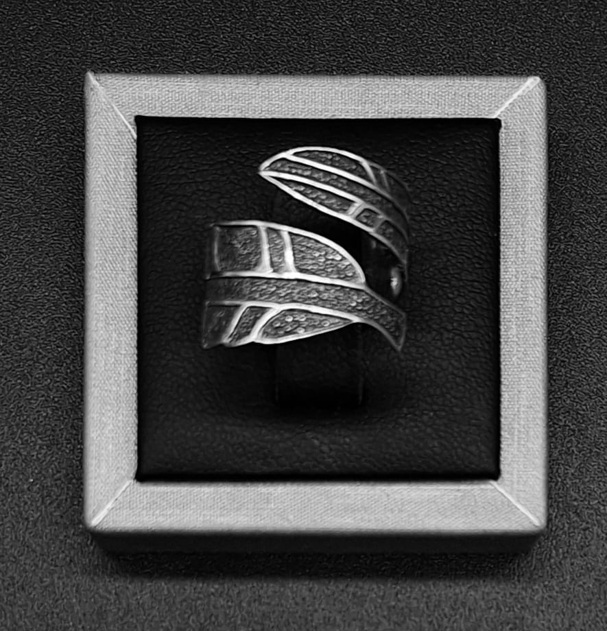 Anillo Plata Ley 925 , Hoja, vista frontal