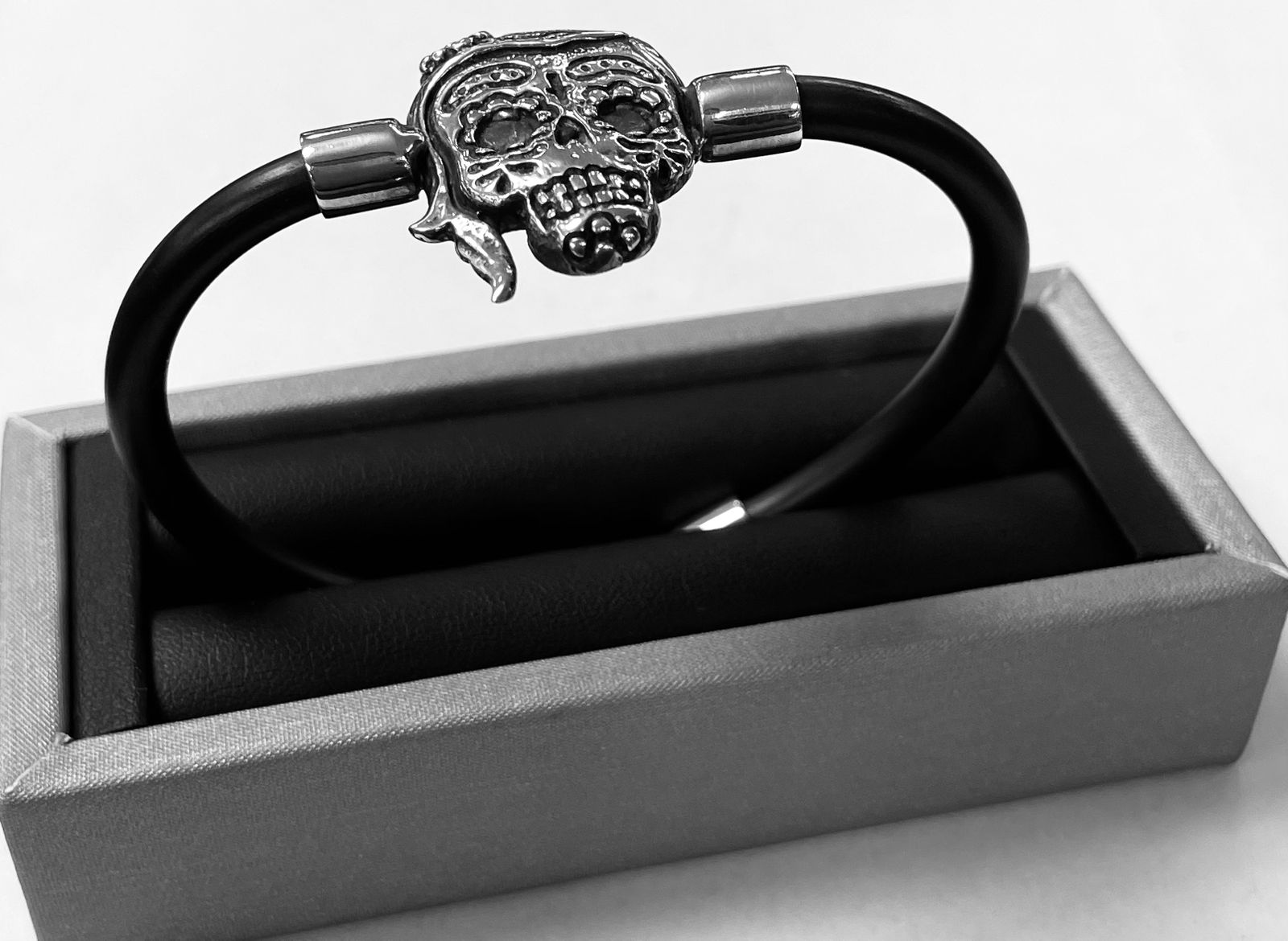 Brazalete en Plata Ley 925, sello de autenticidad Plata Ley .925