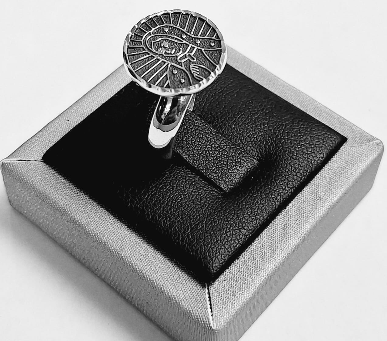 Anillo Virgen de Guadalupe en Plata Ley 925, vista frontal