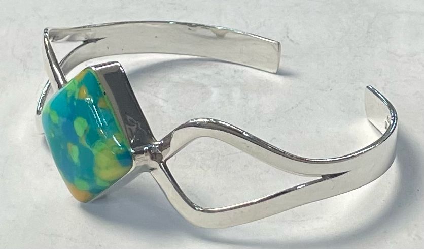 Brazalete con Turquesa en Plata Ley 925, vista frontal