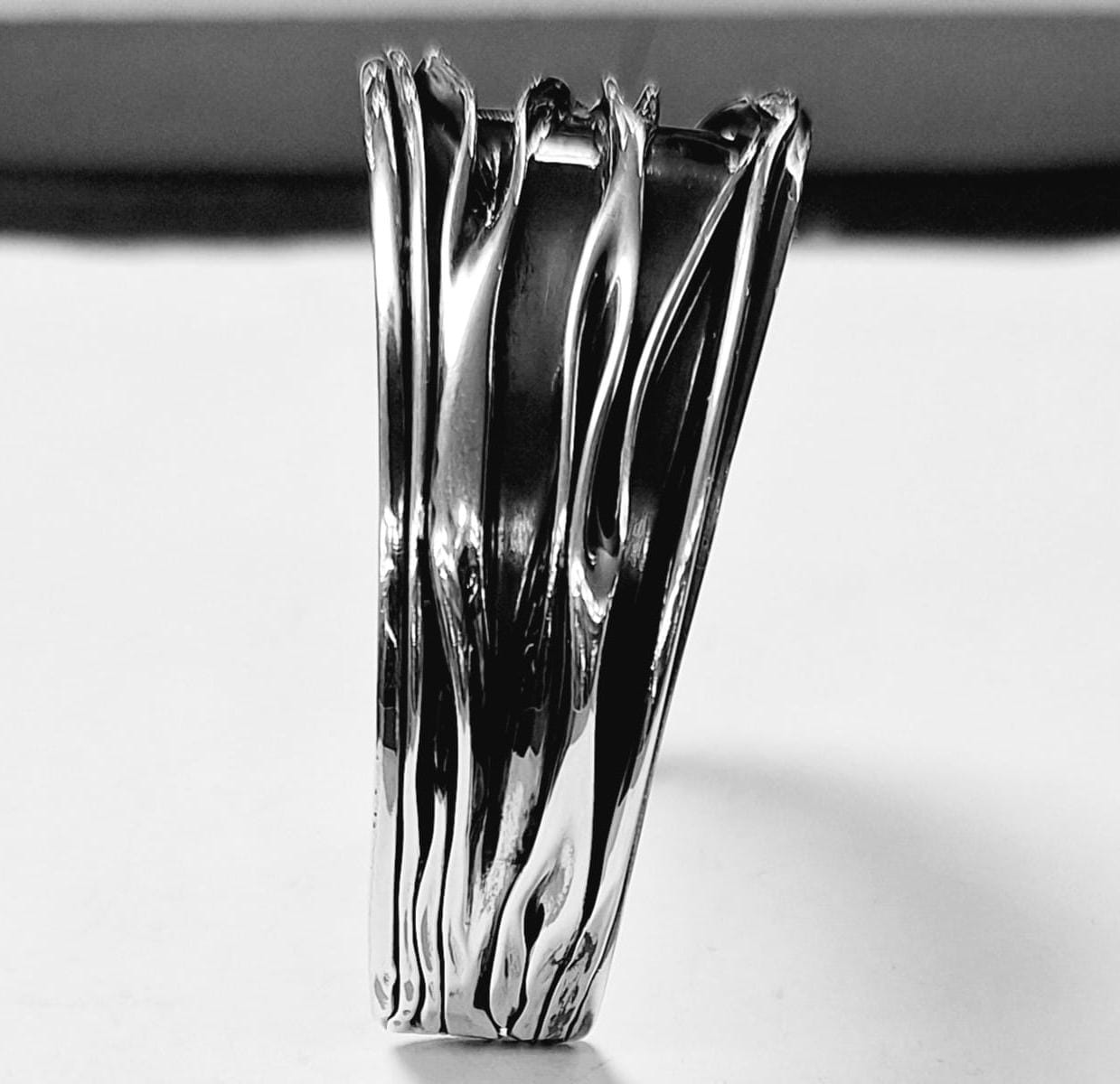 Brazalete Corrugado en Plata Ley 925, sello de autenticidad Plata Ley .925