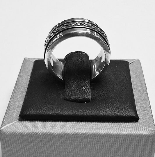 Sello de ley en el interior del anillo anti ansiedad en plata ley 925