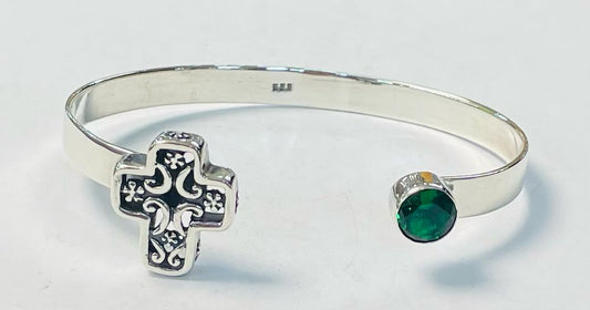 Sello de ley en el interior del brazalete en plata ley 925