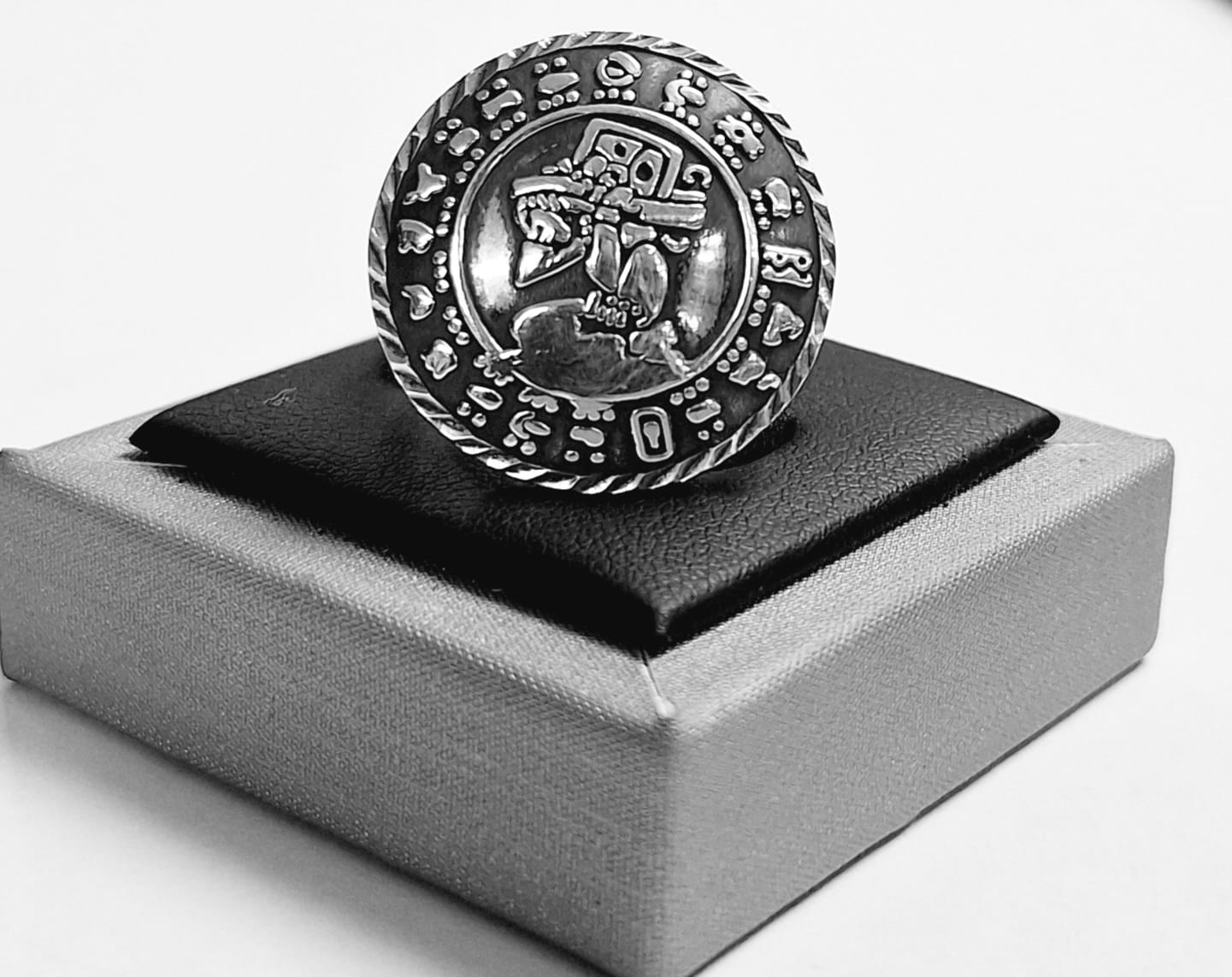 Anillo Calendario Maya en Plata Ley 925, sello de autenticidad Plata Ley .925