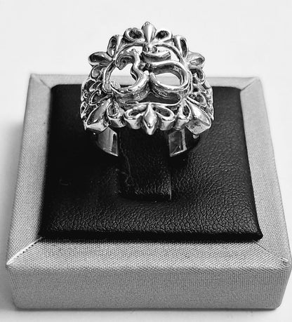 Sello de ley en el interior del anillo simbolo om en plata ley 925