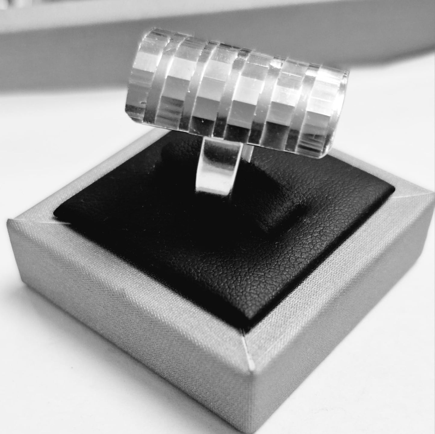 Anillo Diamantada Plata Ley 925, vista frontal