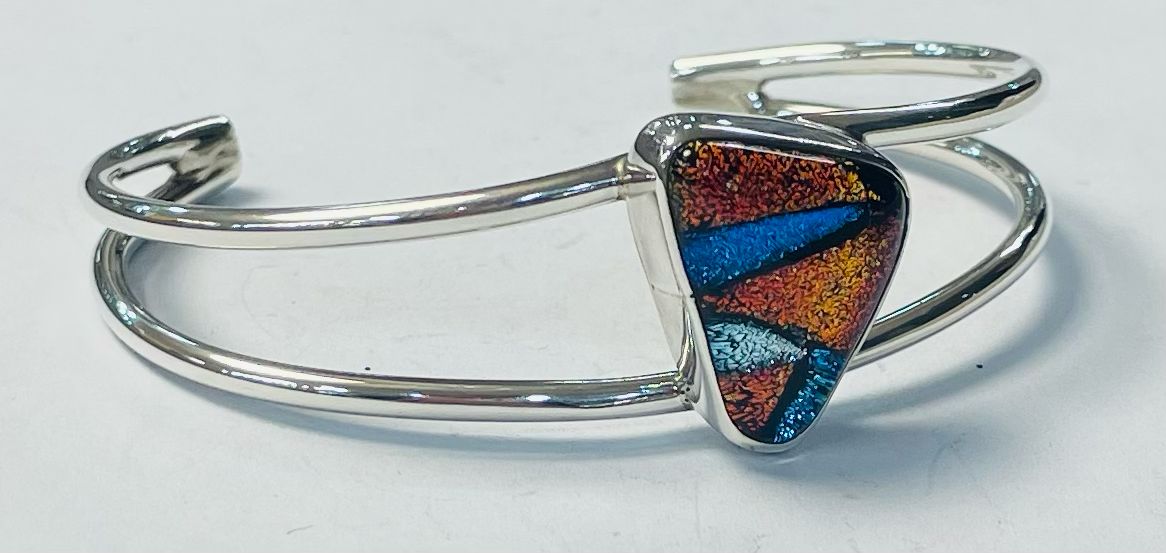 Brazalete con Dicroico en Plata Ley 925, vista frontal