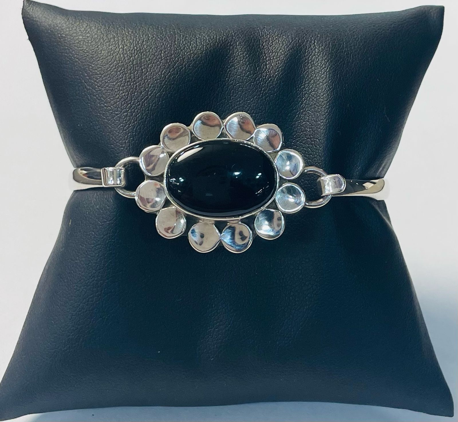 Brazalete con Piedra en Obsidiana en Plata Ley 925, sello de autenticidad Plata Ley .925