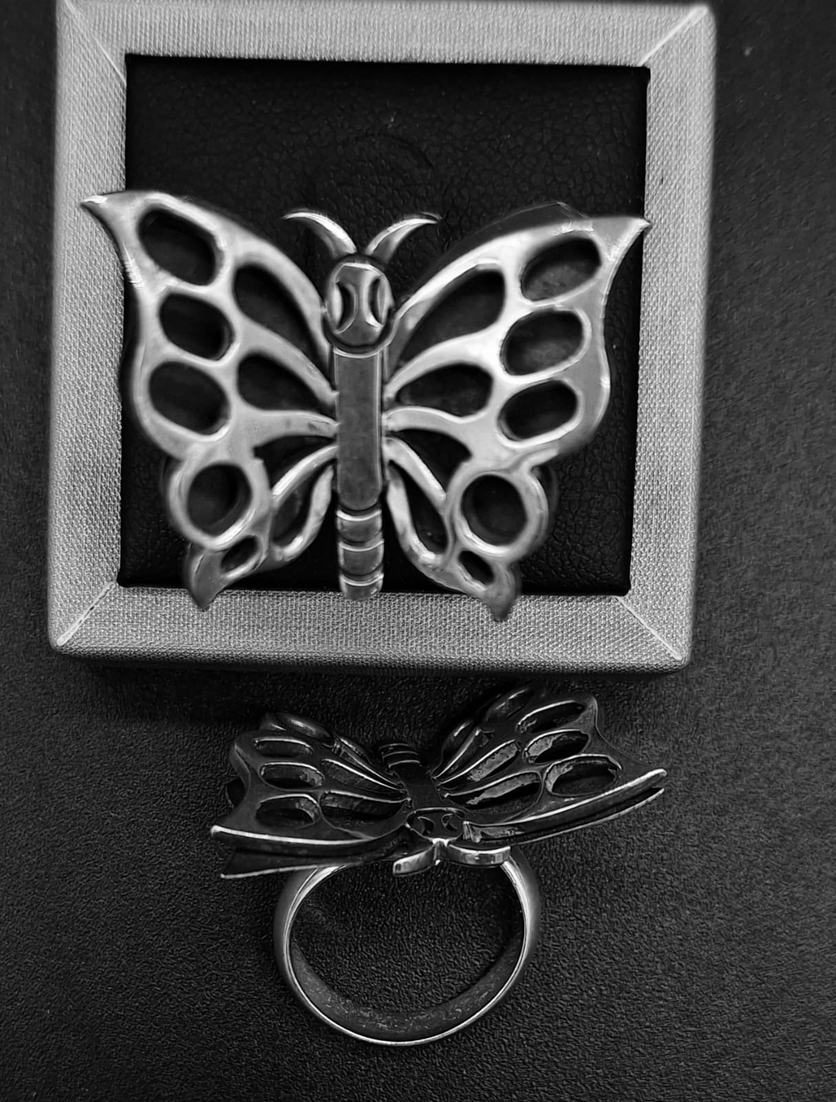 Sello de ley en el interior del anillo plata ley 925 , mariposa