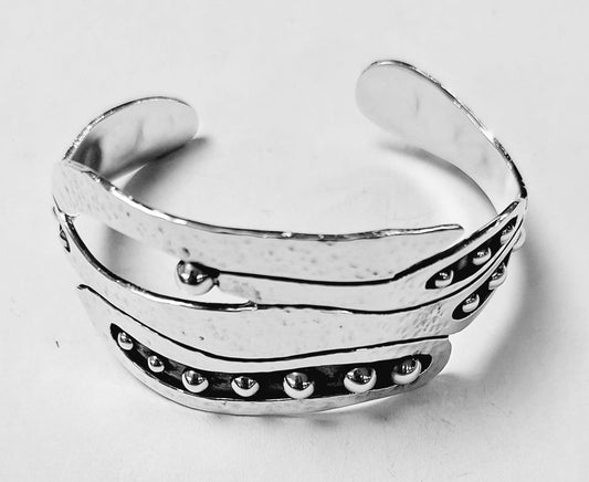 Sello de ley en el interior del brazalete en plata ley 950