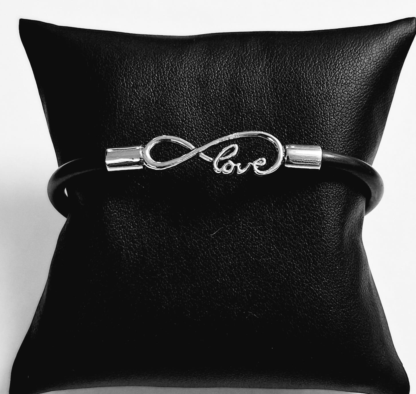 Brazalete en Plata Ley 925 con Caucho, sello de autenticidad Plata Ley .925