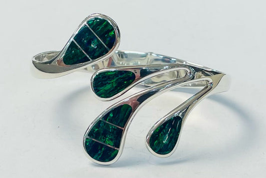 Sello de ley en el interior del brazalete con opalo en plata 950