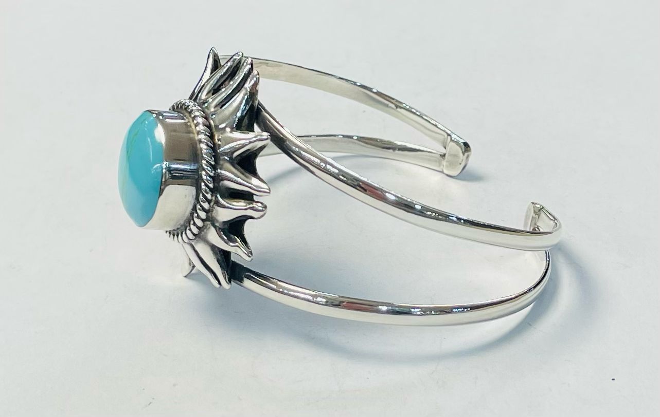 Brazalete con Turquesa en Plata Ley 925, vista frontal