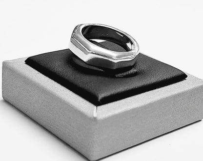 Anillo en Plata Ley 925, sello de autenticidad Plata Ley .925