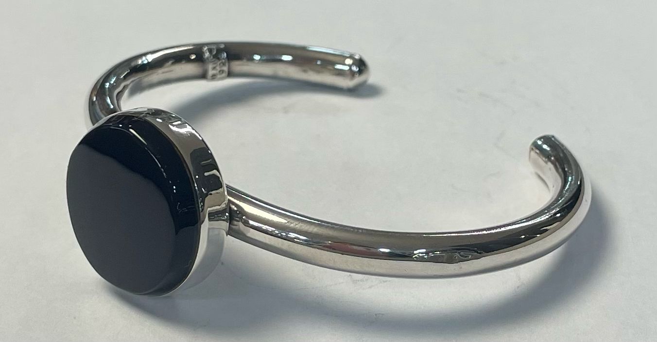 Brazalete con Obsidiana en Plata Ley 925, vista frontal