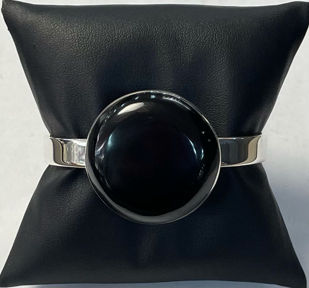Brazalete con Obsidiana en Plata Ley 925, sello de autenticidad Plata Ley .925