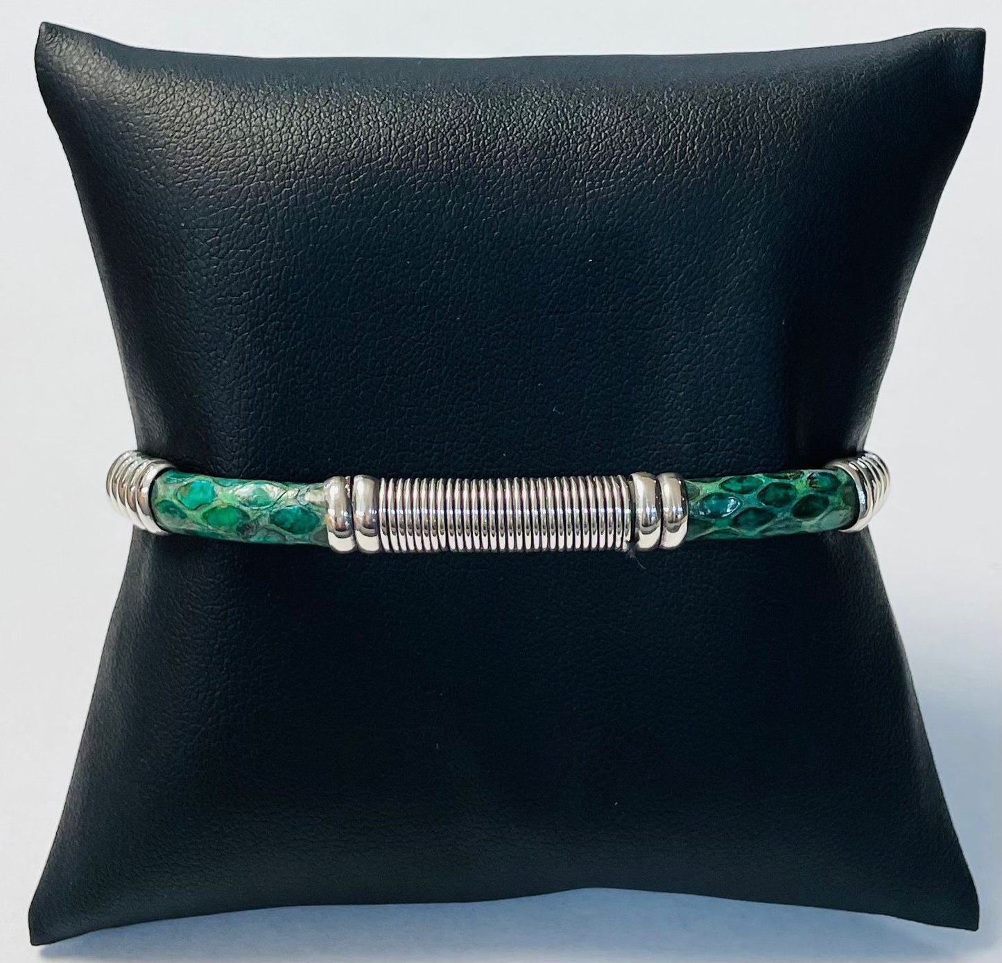 Brazalete en Plata Ley 925, sello de autenticidad Plata Ley .925