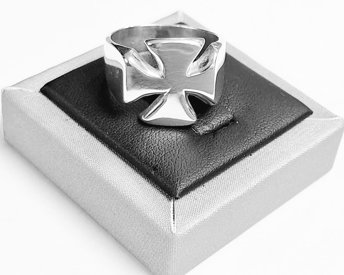Anillo Cruz en Plata Ley 925, sello de autenticidad Plata Ley .925