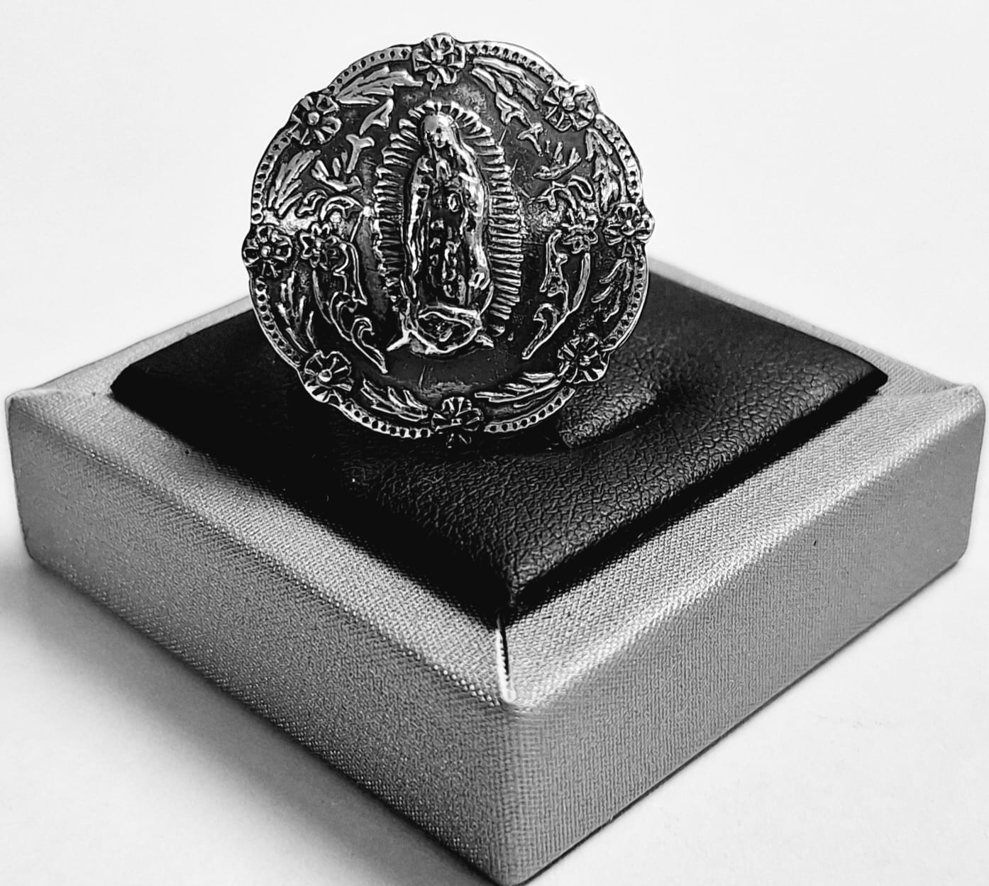 Anillo Virgen de Guadalupe en Plata Ley 925, sello de autenticidad Plata Ley .925